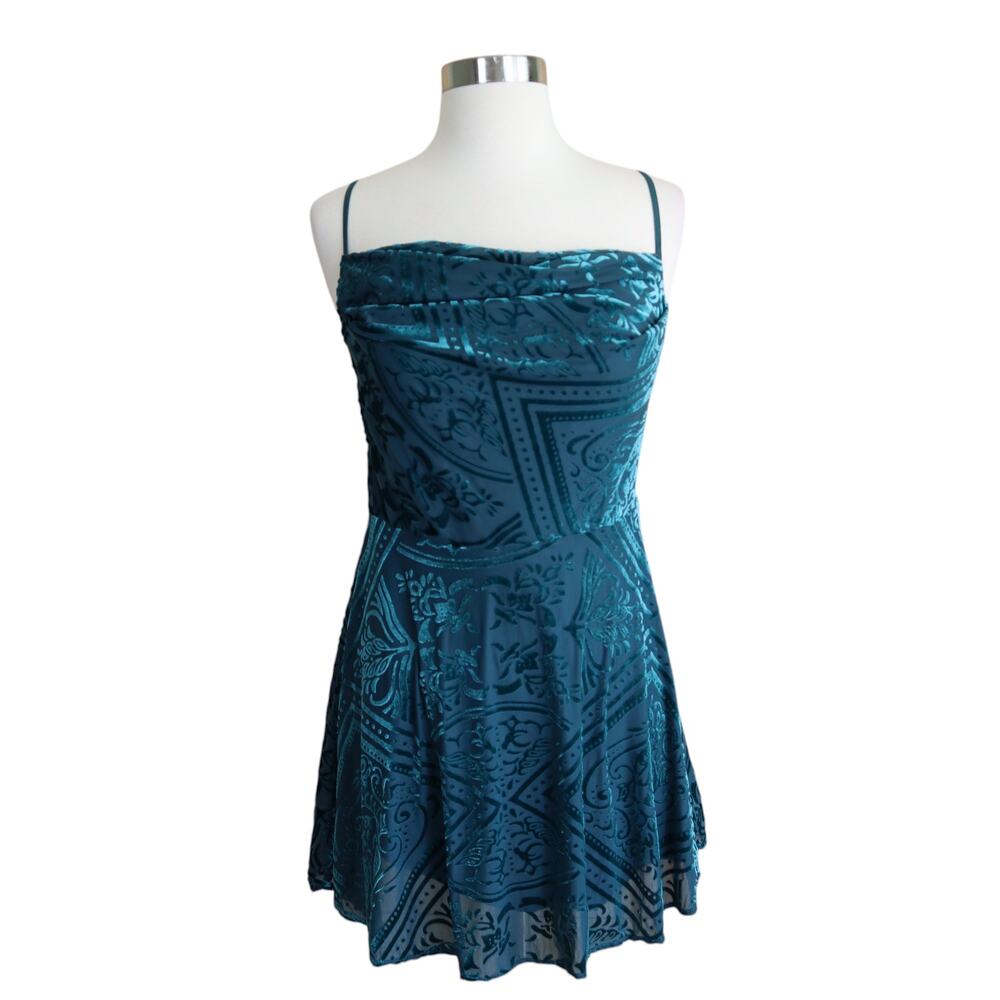 Urban Outfitters Womens Lexi Velvet Cowl Neck Mini Dress Size Medium Green Swing - Picture 3 of 14